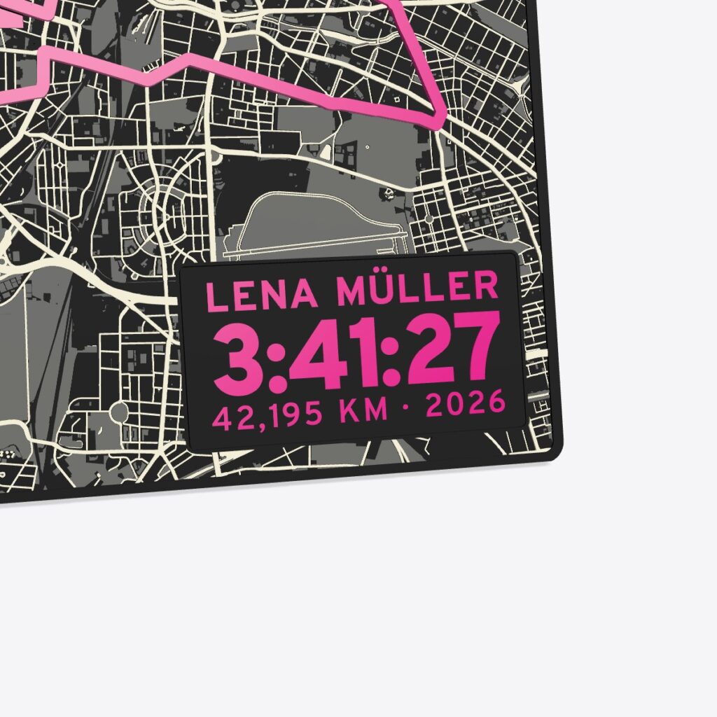 3D-Track Berlin: Plakette mit Name, Zeit, Distanz und Jahr